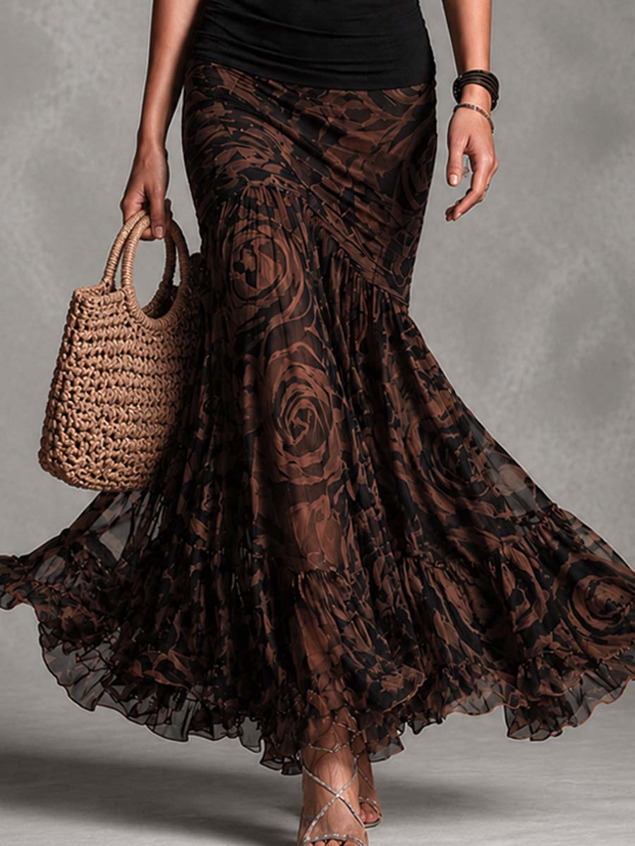 Set top nero retro e gonna in tulle stampato marrone