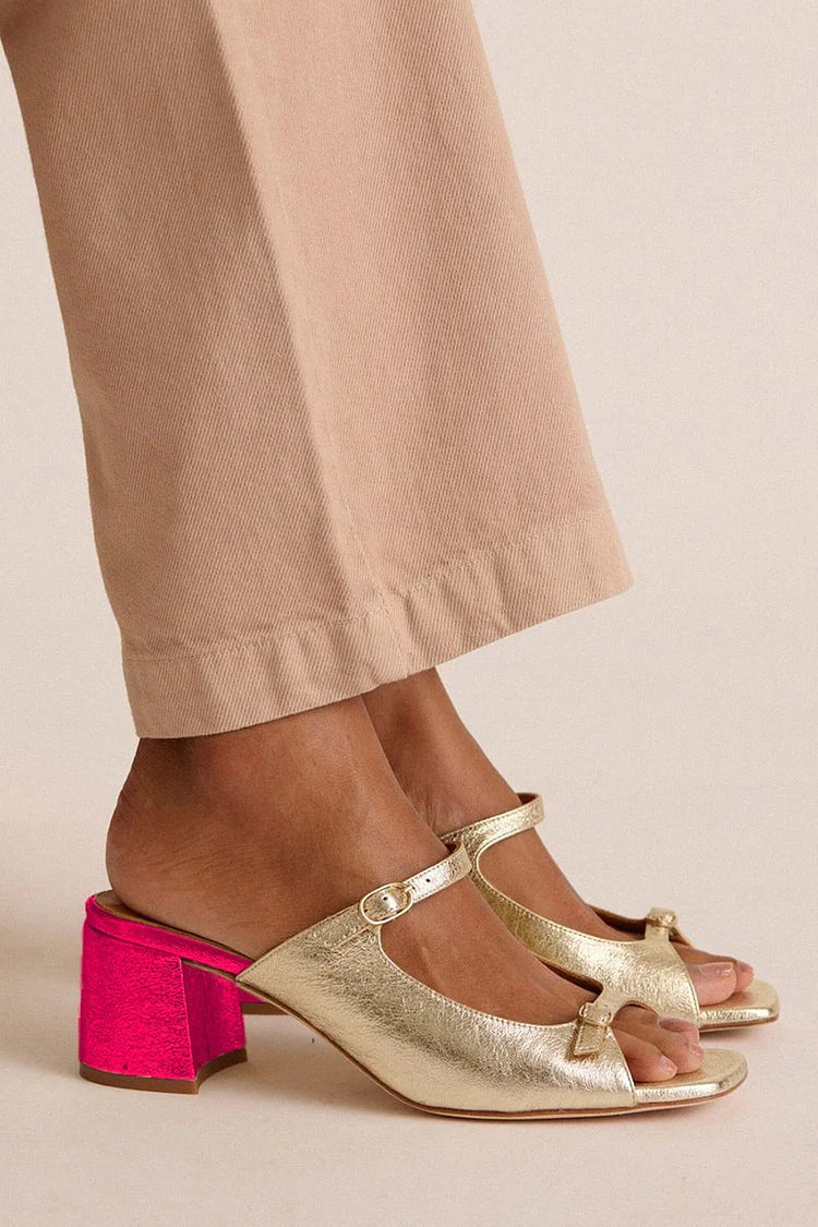 Sandali con tacco largo e cinturino alla caviglia