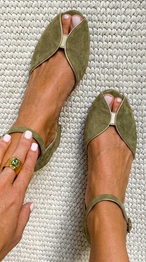 Eleganti Ballerine in suede con bordo metallico e punta aperta