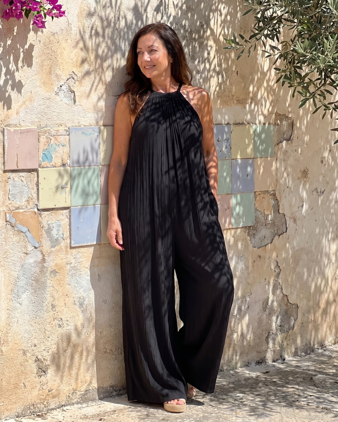 Sylvara | Tuta Relaxed con Scollo Halter Plissettato e Gamba Larga