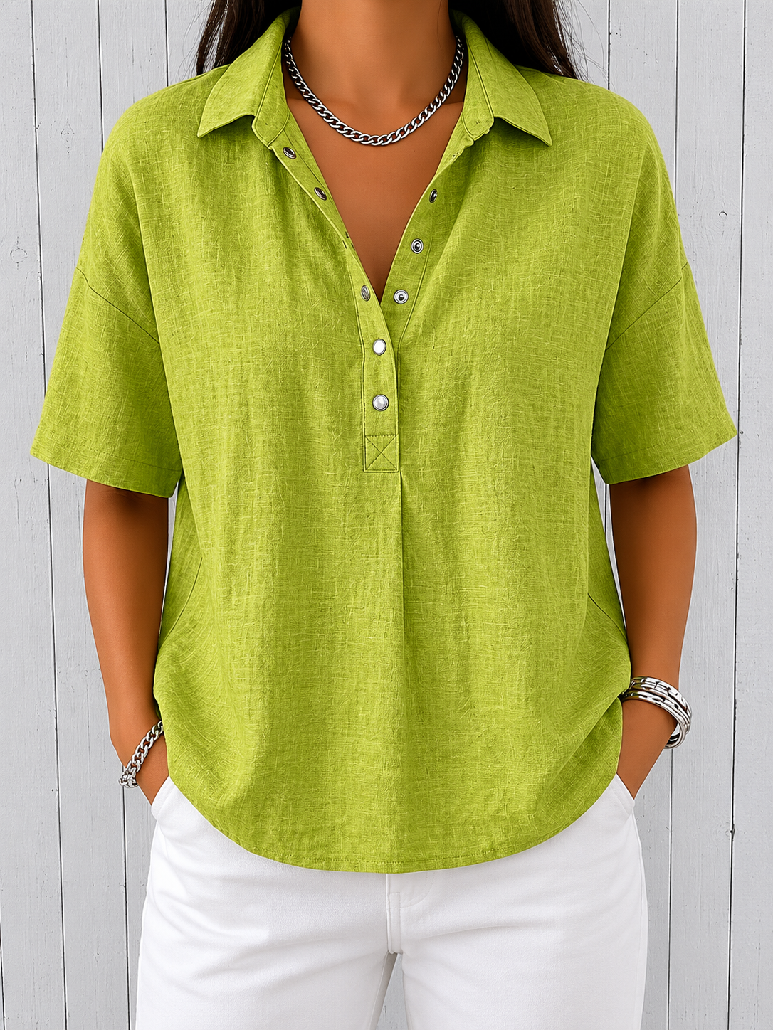 Ava | Blusa con Collo e Dettagli a Bottone
