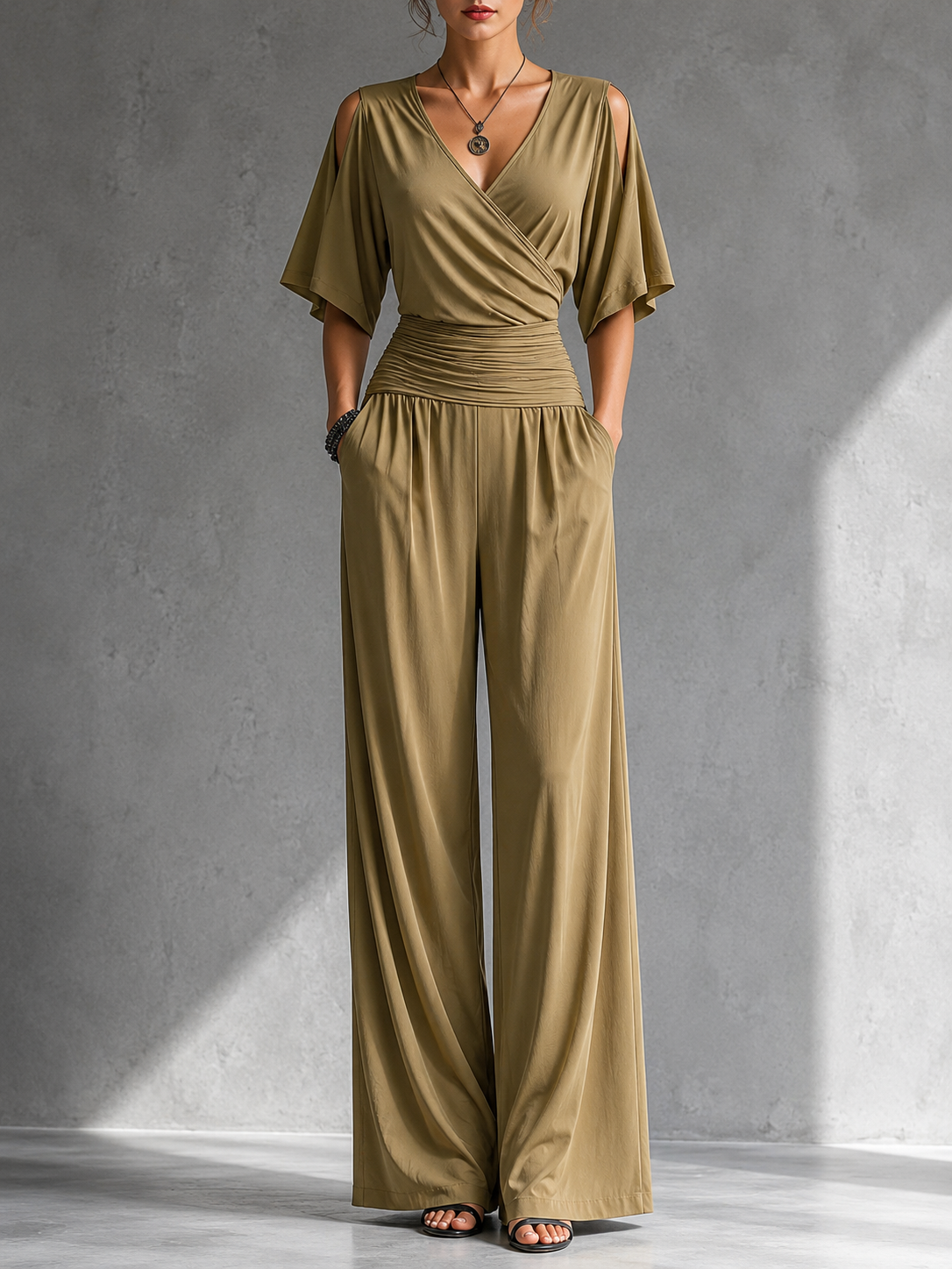 Zeni - Elegante Tuta Avvolgente con Gamba Larga