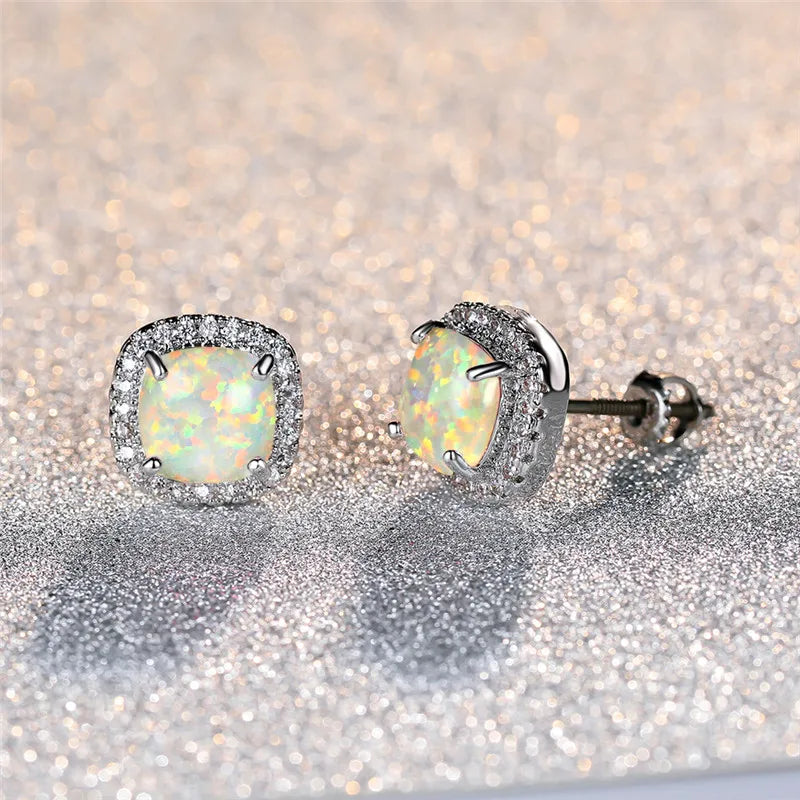Eleganti Orecchini in Argento con Opale di Fuoco Bianco