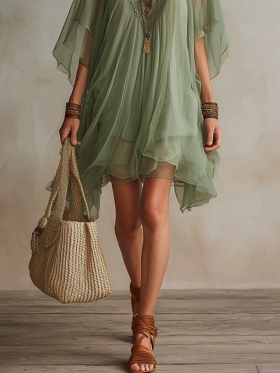 Abito Mini Fluttuante in Chiffon Verde con Scollo a V — Lucia Toscana (6)