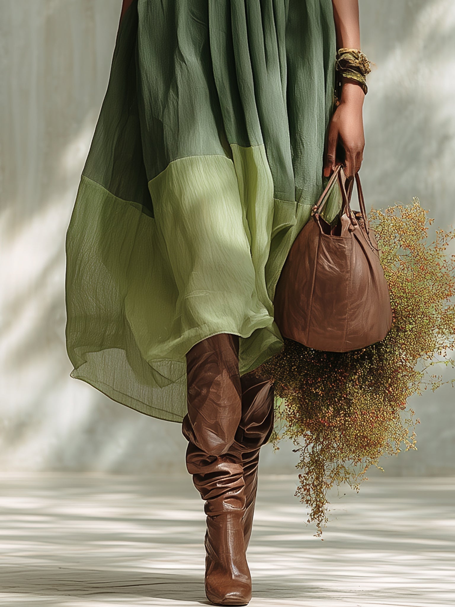 Abito Midi Verde in Chiffon con Spalle Scoperte e Maniche Corte