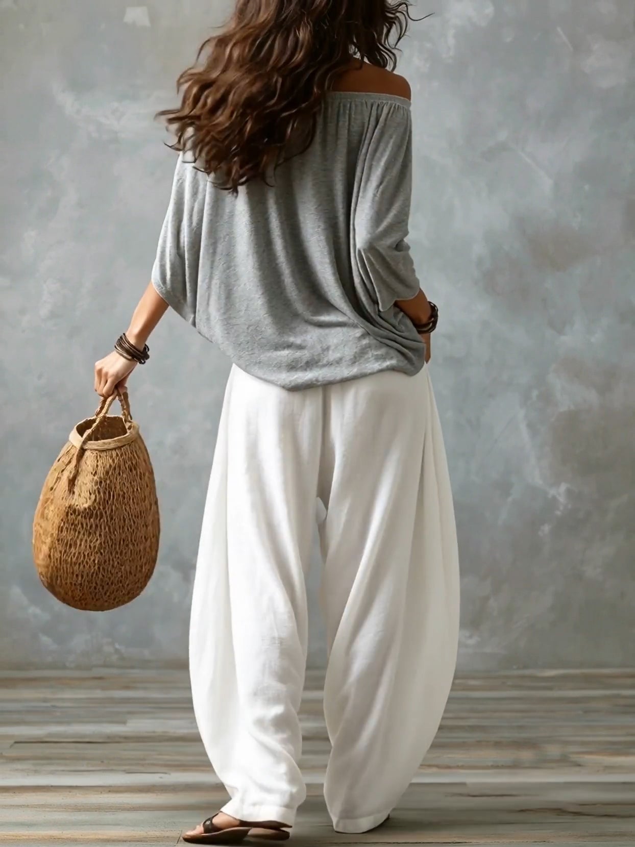 Top Bianco Off-the-shoulder e Set di Pantaloni Lantern Larghi