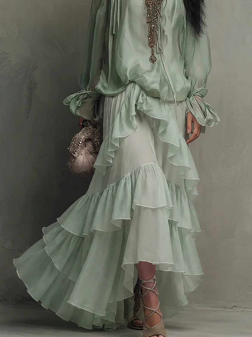 Top in Chiffon Verde Menta con Ruches Abbinato a un Set di Gonna a Strati