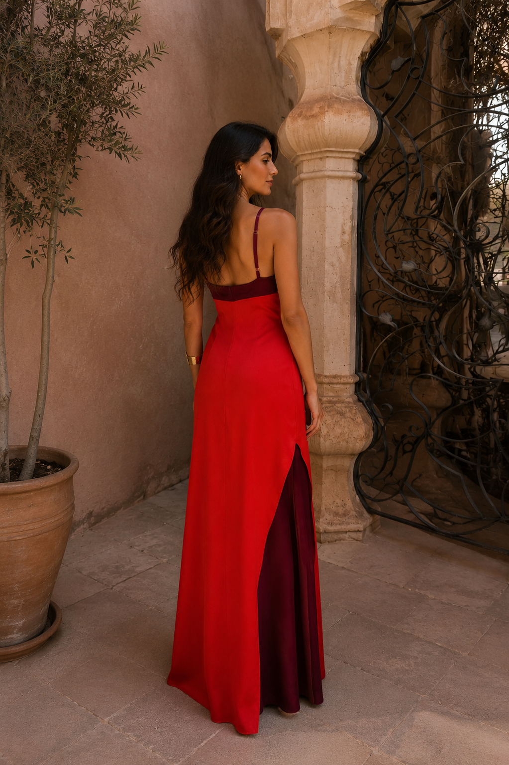 Abito lungo halter con spacco