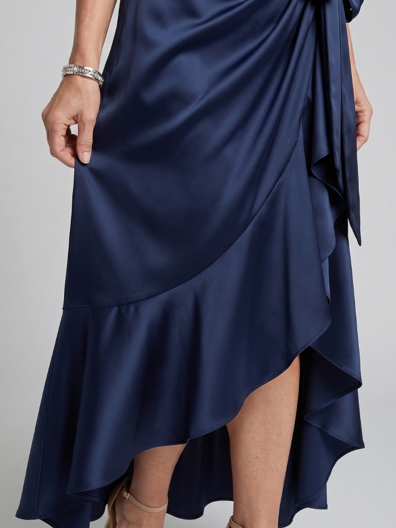 Honora | Abito Midi Asimmetrico con Collo Halter