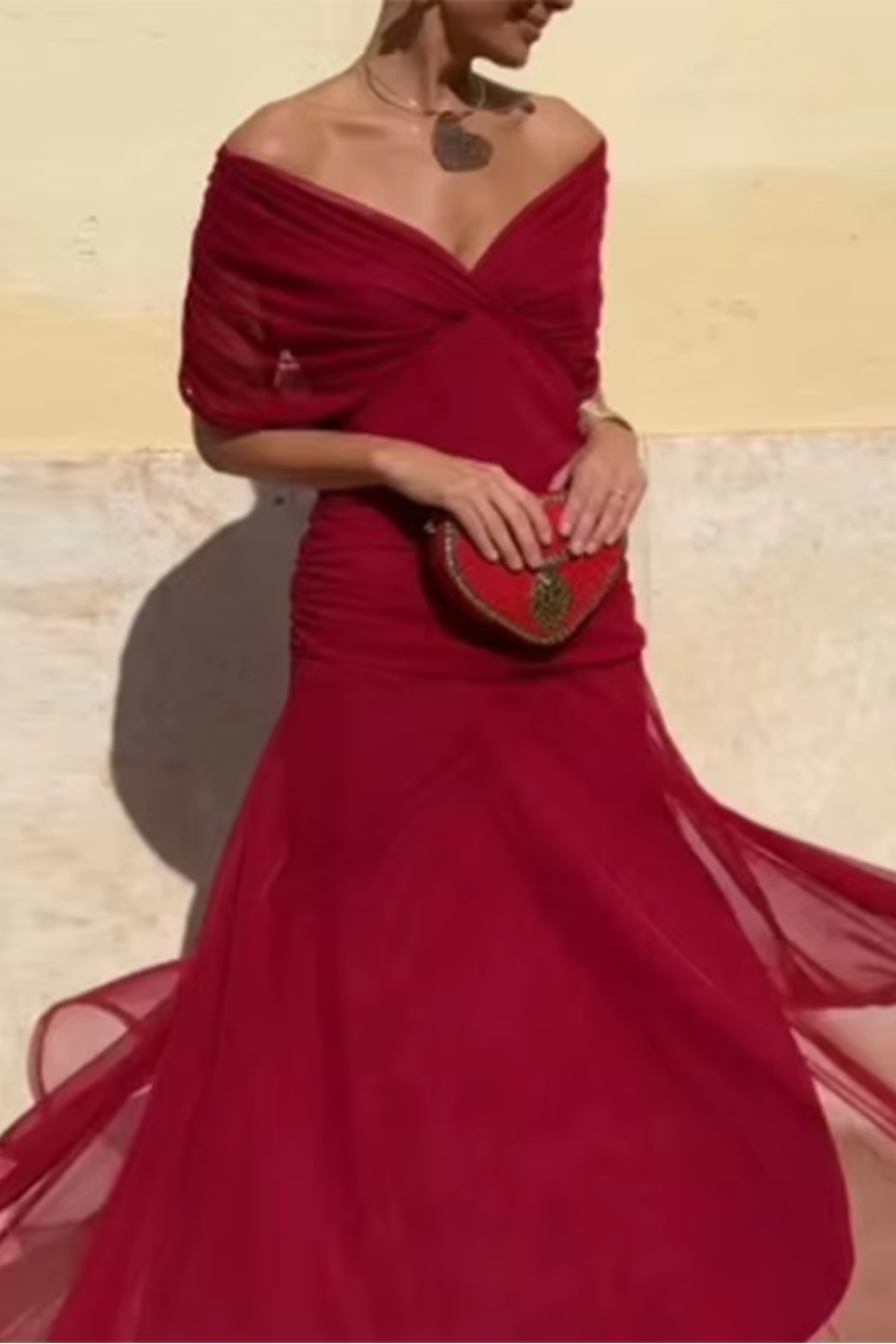 Luisa | Elegante vestito lungo da festa con scollo a V