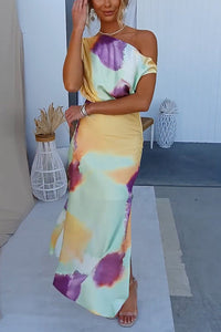 Abito Maxi Asimmetrico con Spalla e Stampa Tie Dye