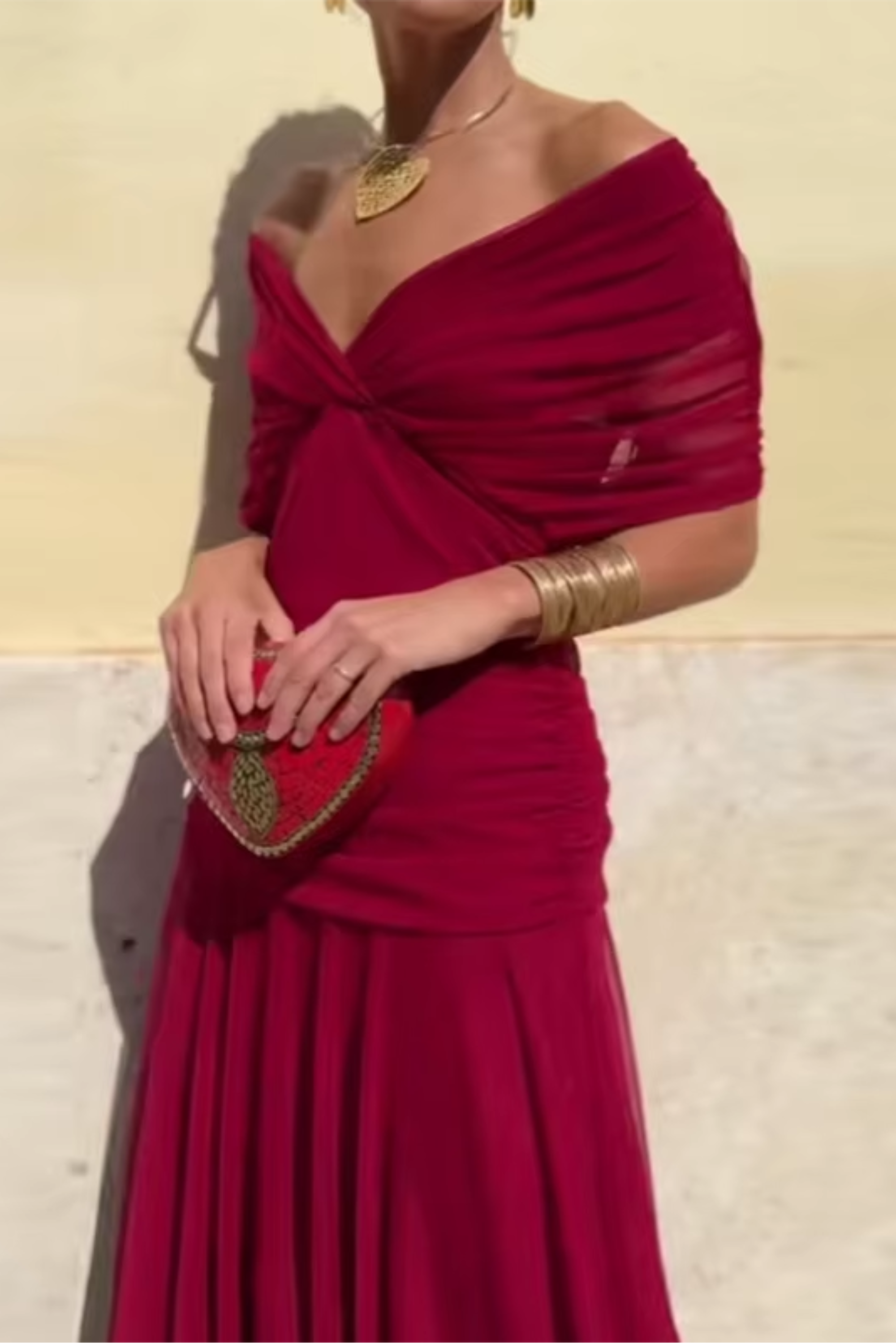 Luisa | Elegante vestito lungo da festa con scollo a V