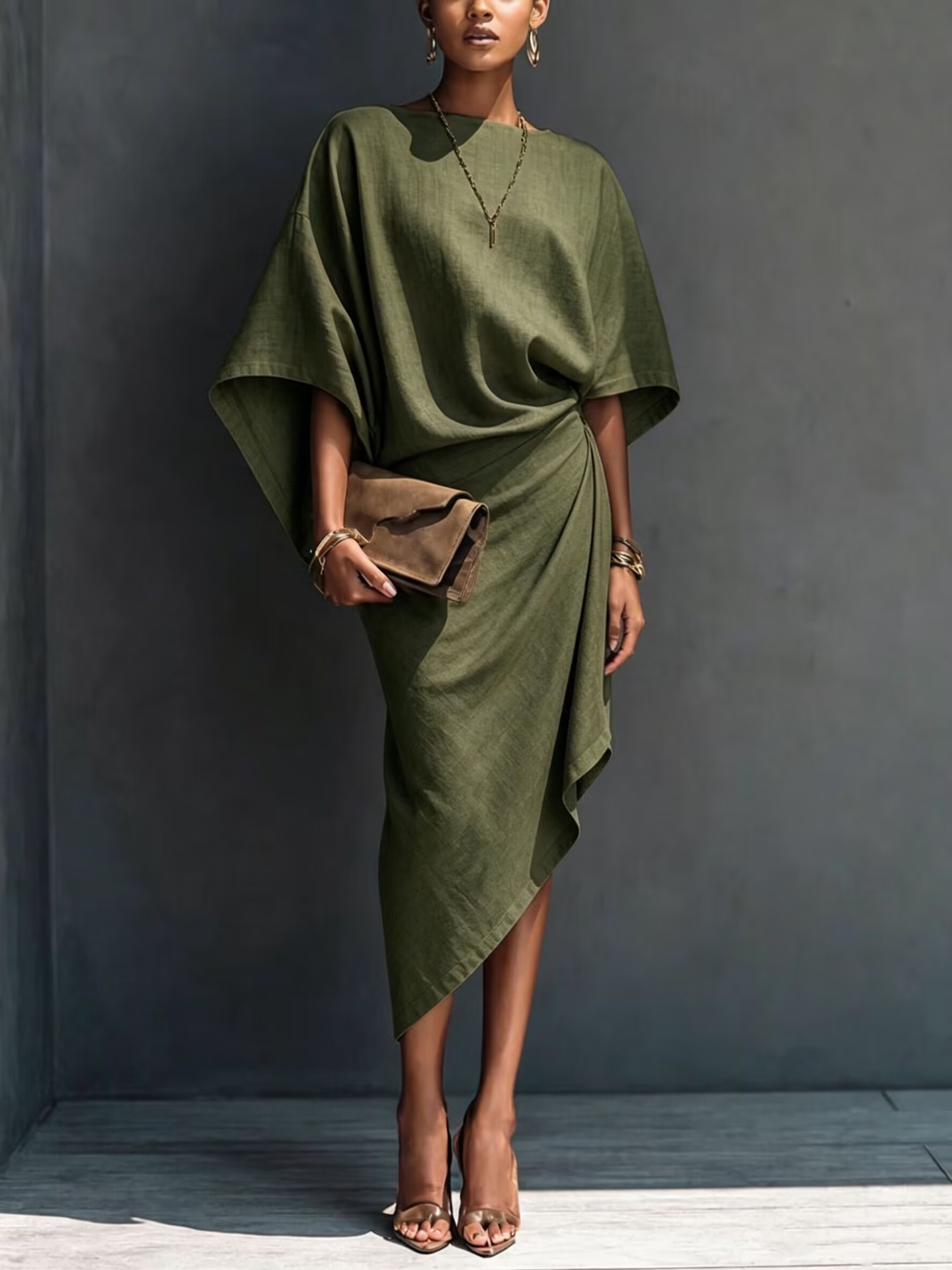 Abito Midi Asimmetrico Drappeggiato Color Khaki con Maniche Corte
