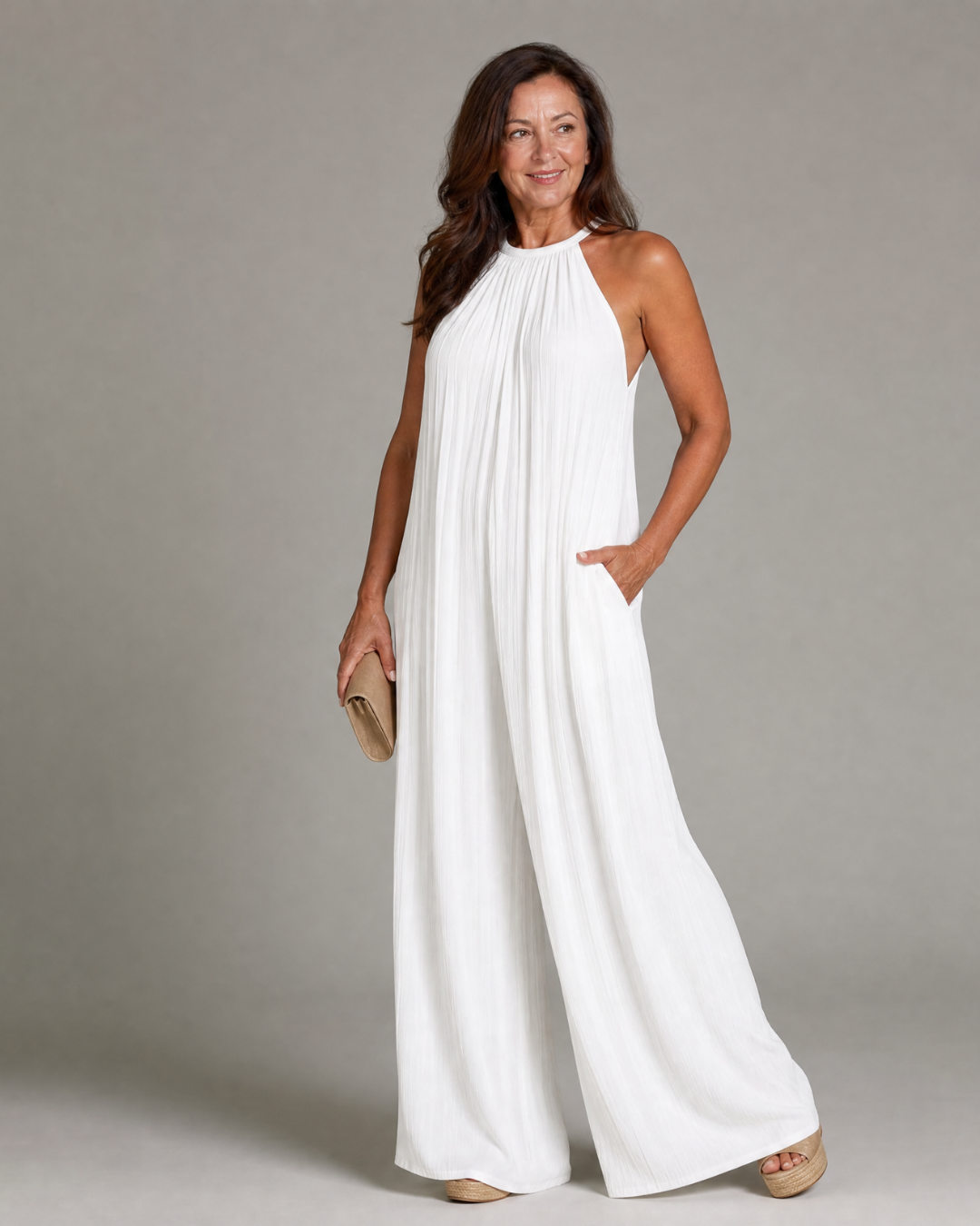 Sylvara | Tuta Relaxed con Scollo Halter Plissettato e Gamba Larga
