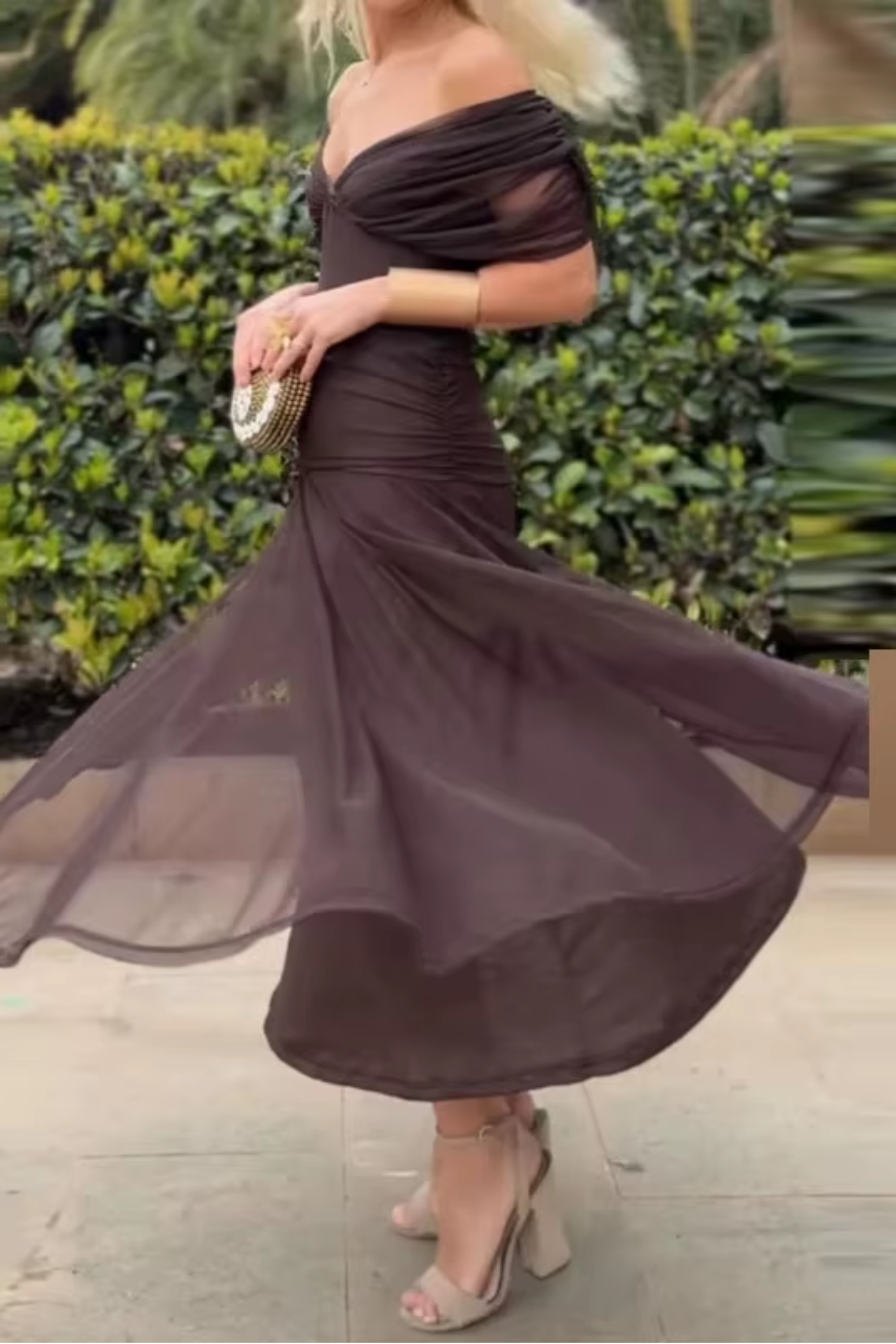 Luisa | Elegante vestito lungo da festa con scollo a V