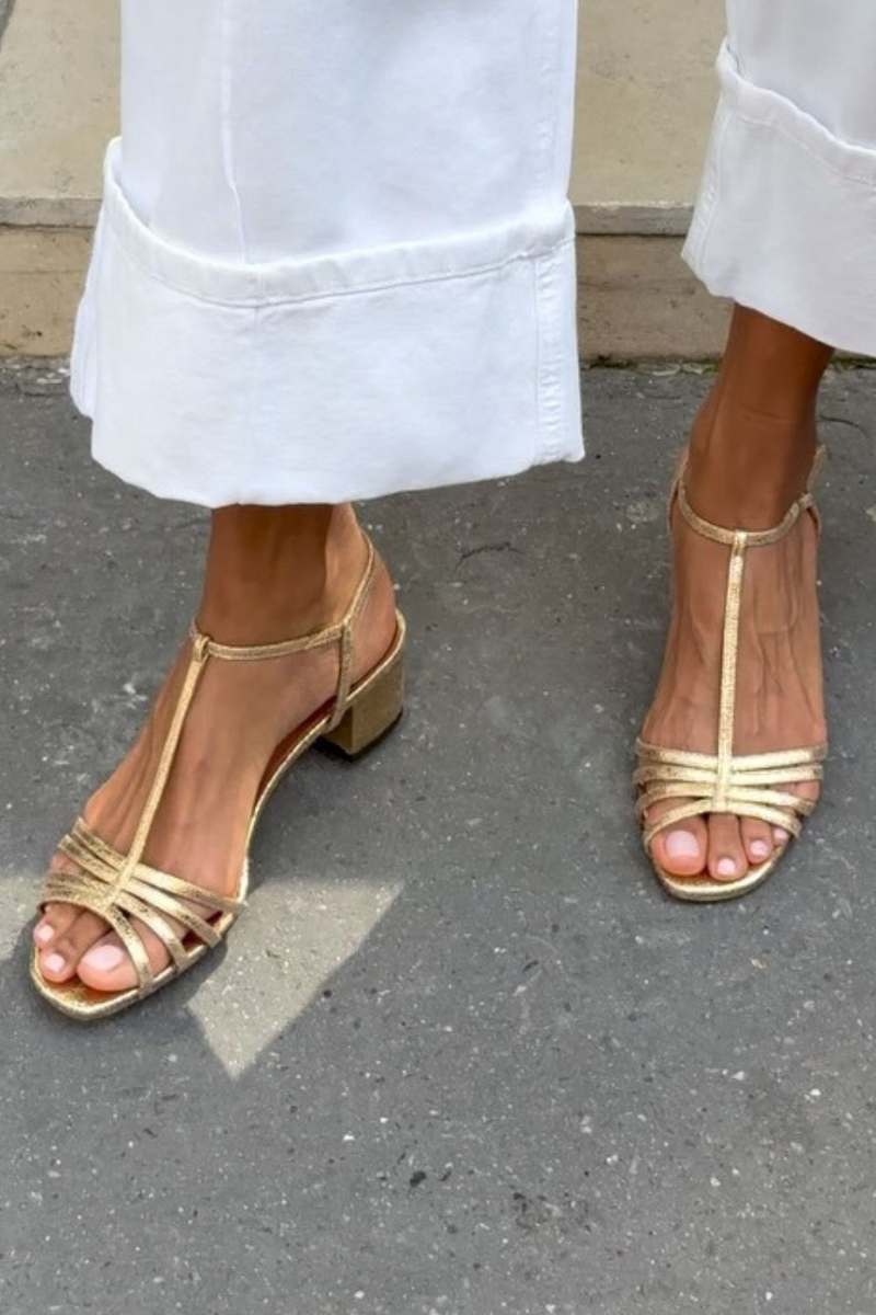 Sandali metallici con tacco