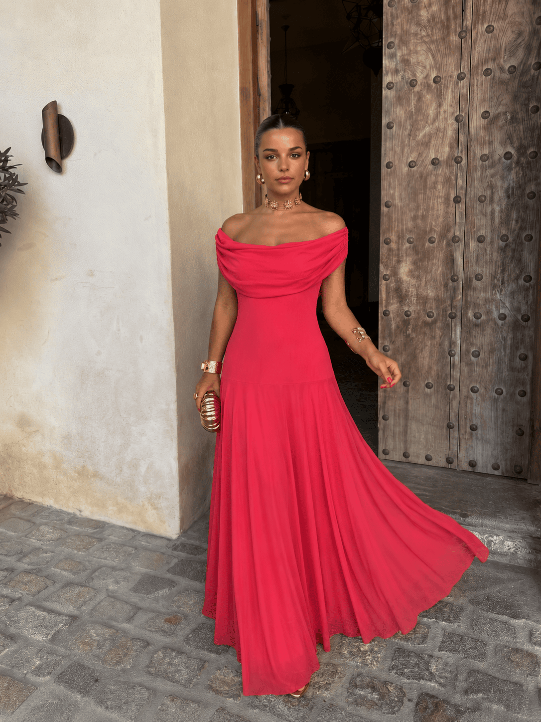 Toledo | Abito Lungo Rosso con Spalle Scoperte