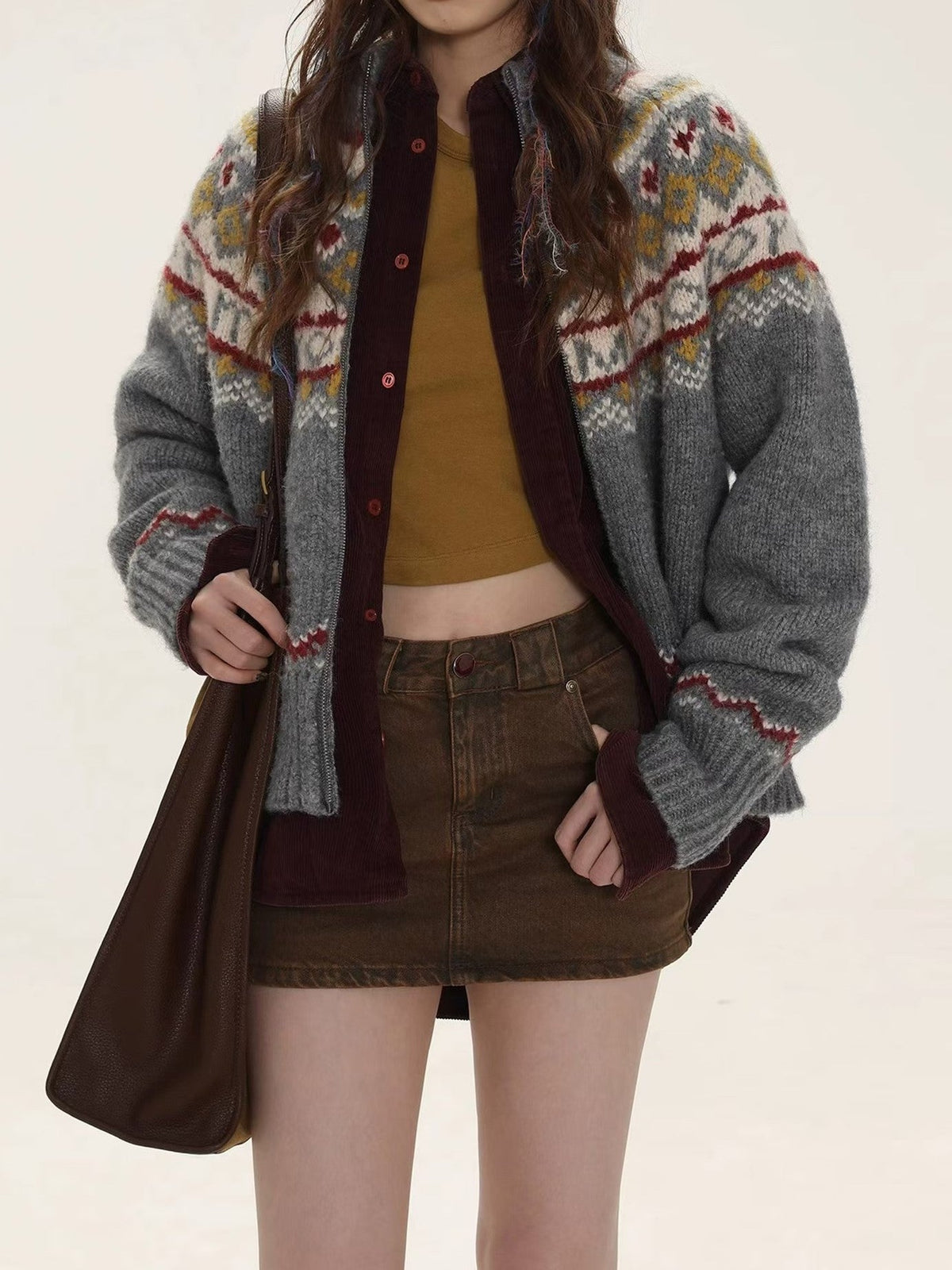 Cardigan in maglia spessa con colletto alto per donne per l'inverno