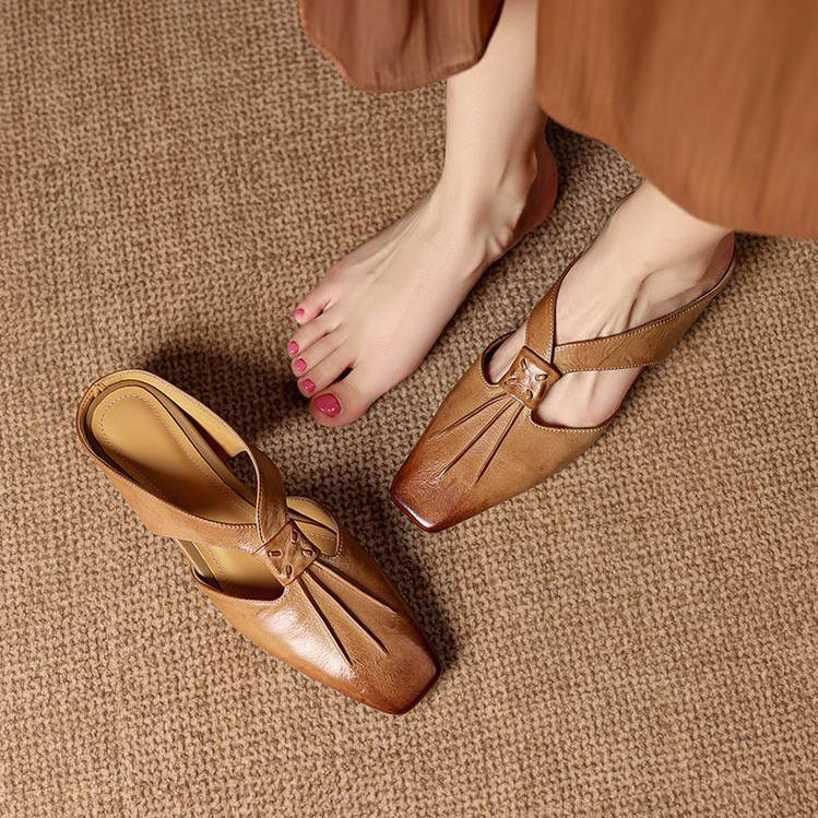 Olene | Mule con Punta Quadrata in Pelle Vera