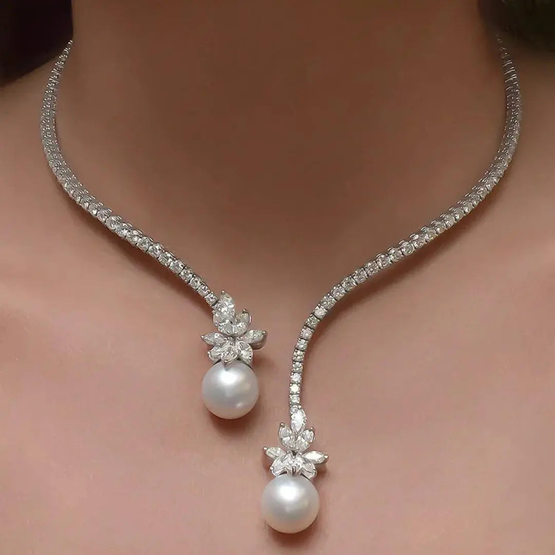 Collana elegante e scintillante con perle in argento sterling