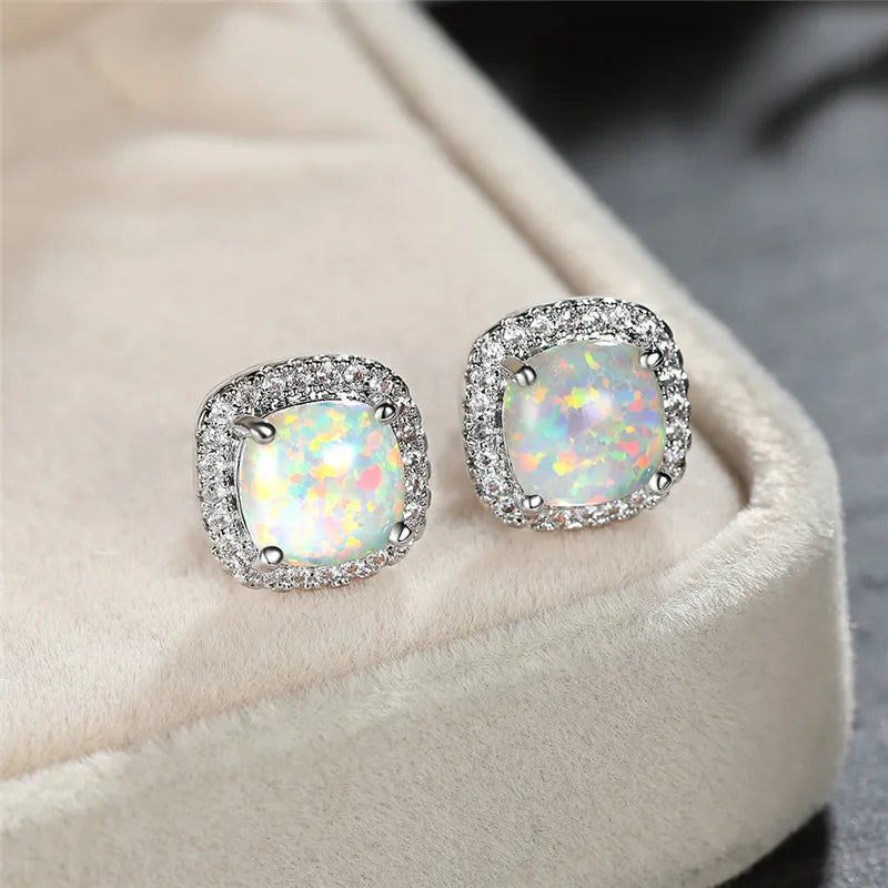 Eleganti Orecchini in Argento con Opale di Fuoco Bianco