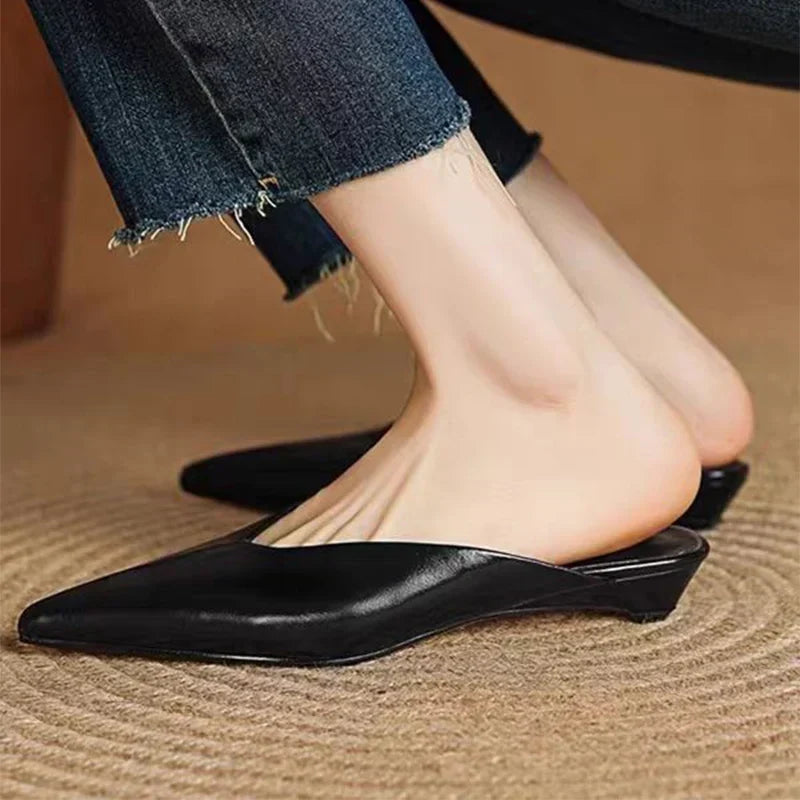 Mule in pelle Eneva