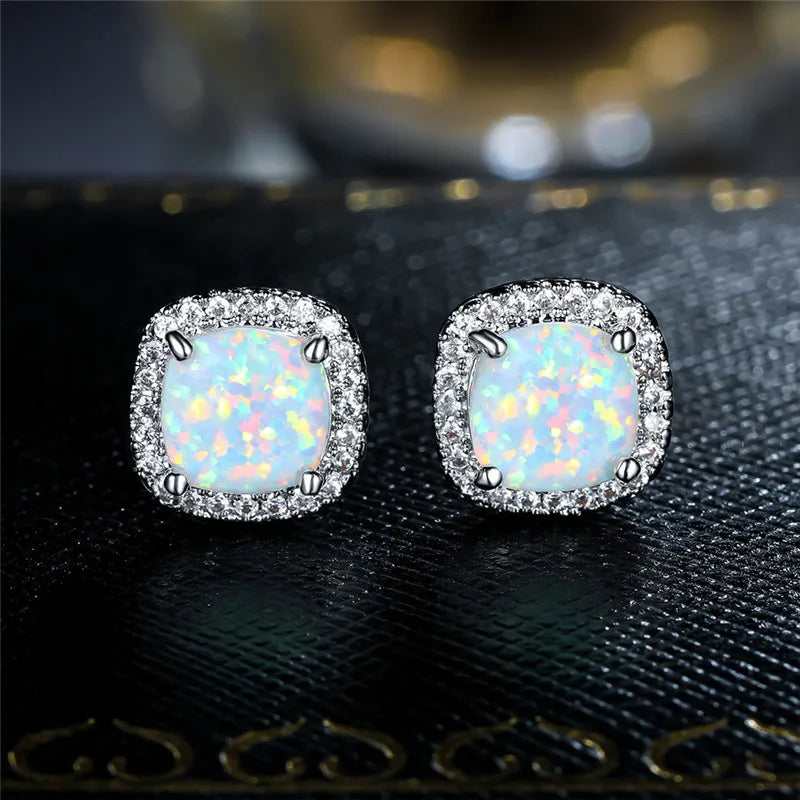 Eleganti Orecchini in Argento con Opale di Fuoco Bianco