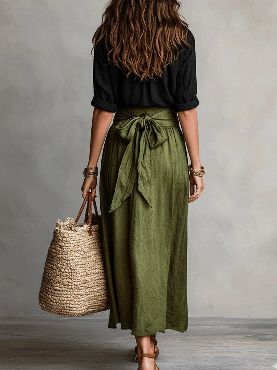 Completo Elegante di Due Pezzi con Blusa Nera e Gonna Midi