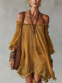 Abito Mini Giallo in Chiffon con Fiori Spalle Scoperte