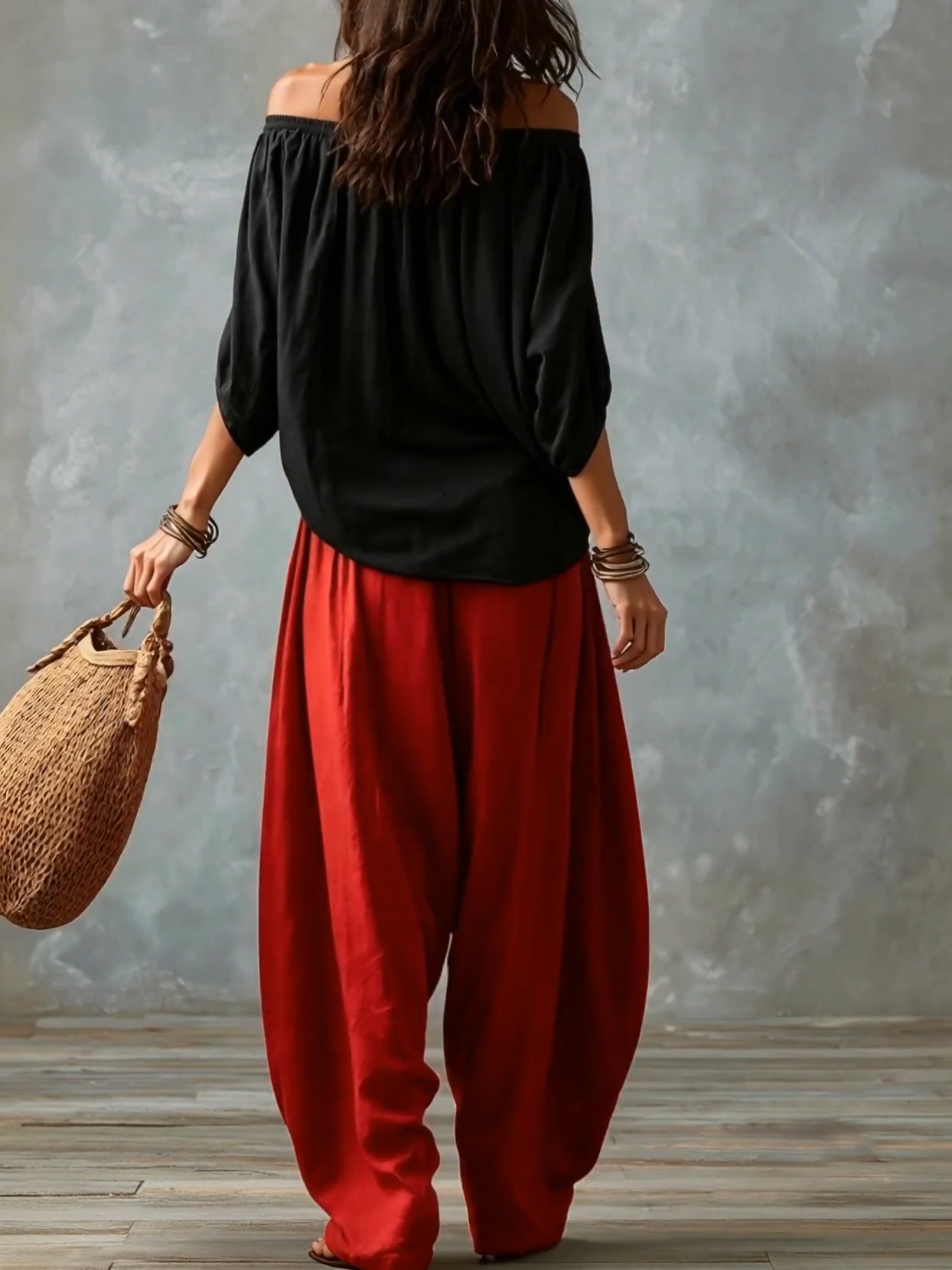 Top Bianco Off-the-shoulder e Set di Pantaloni Lantern Larghi