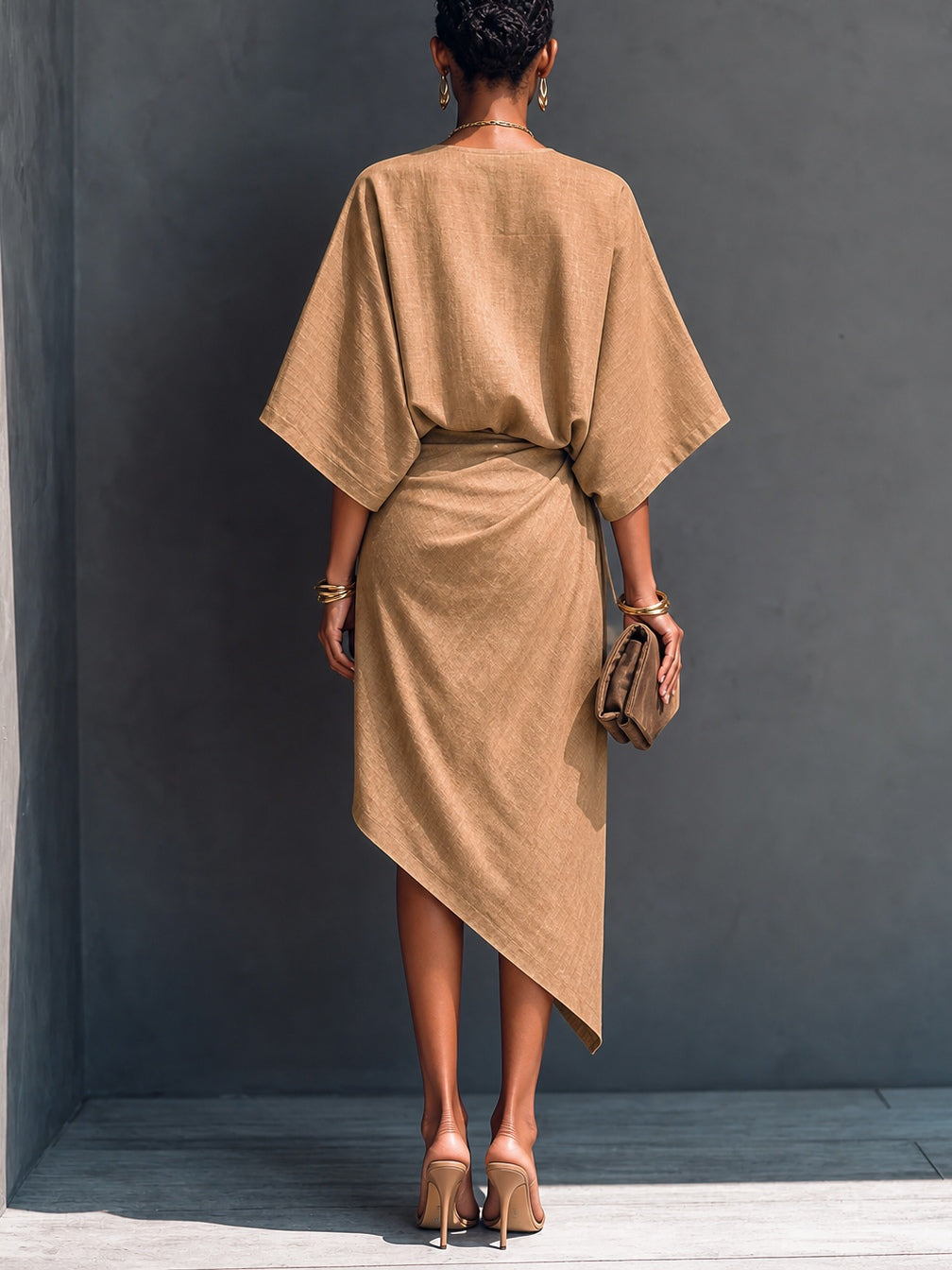 Abito Midi Asimmetrico Drappeggiato Color Khaki con Maniche Corte