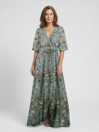 Evadne | Abito Maxi a V Fiori con Maniche Corte