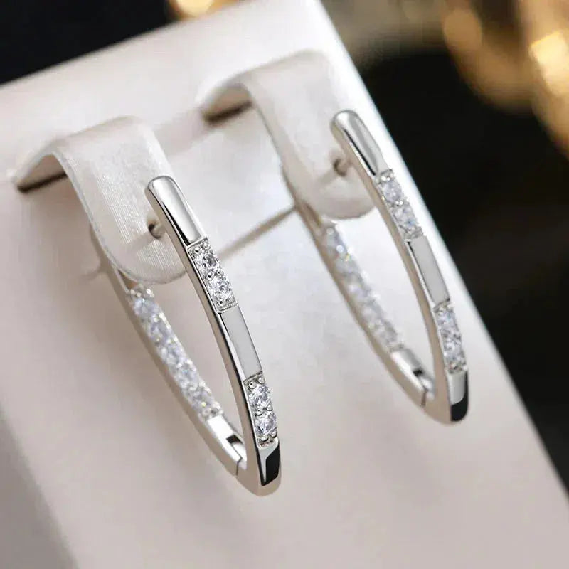 Orecchini raffinati con pietre di zirconia